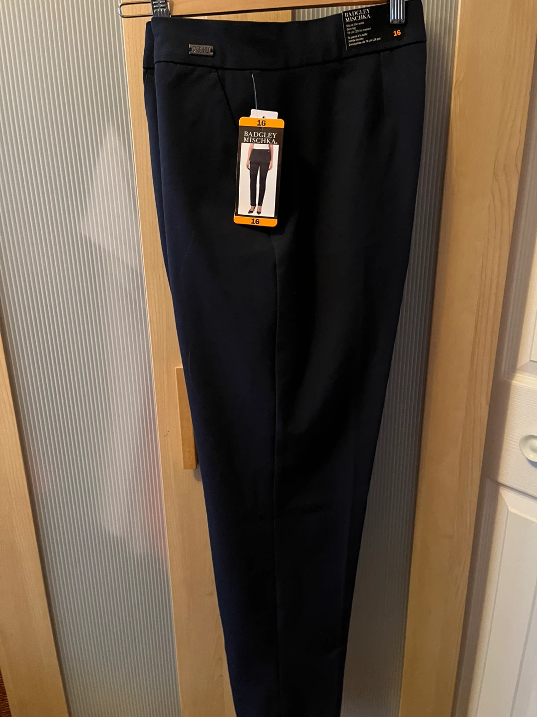 Badgley Mischka Women's Size 16 Slim Leg Pants