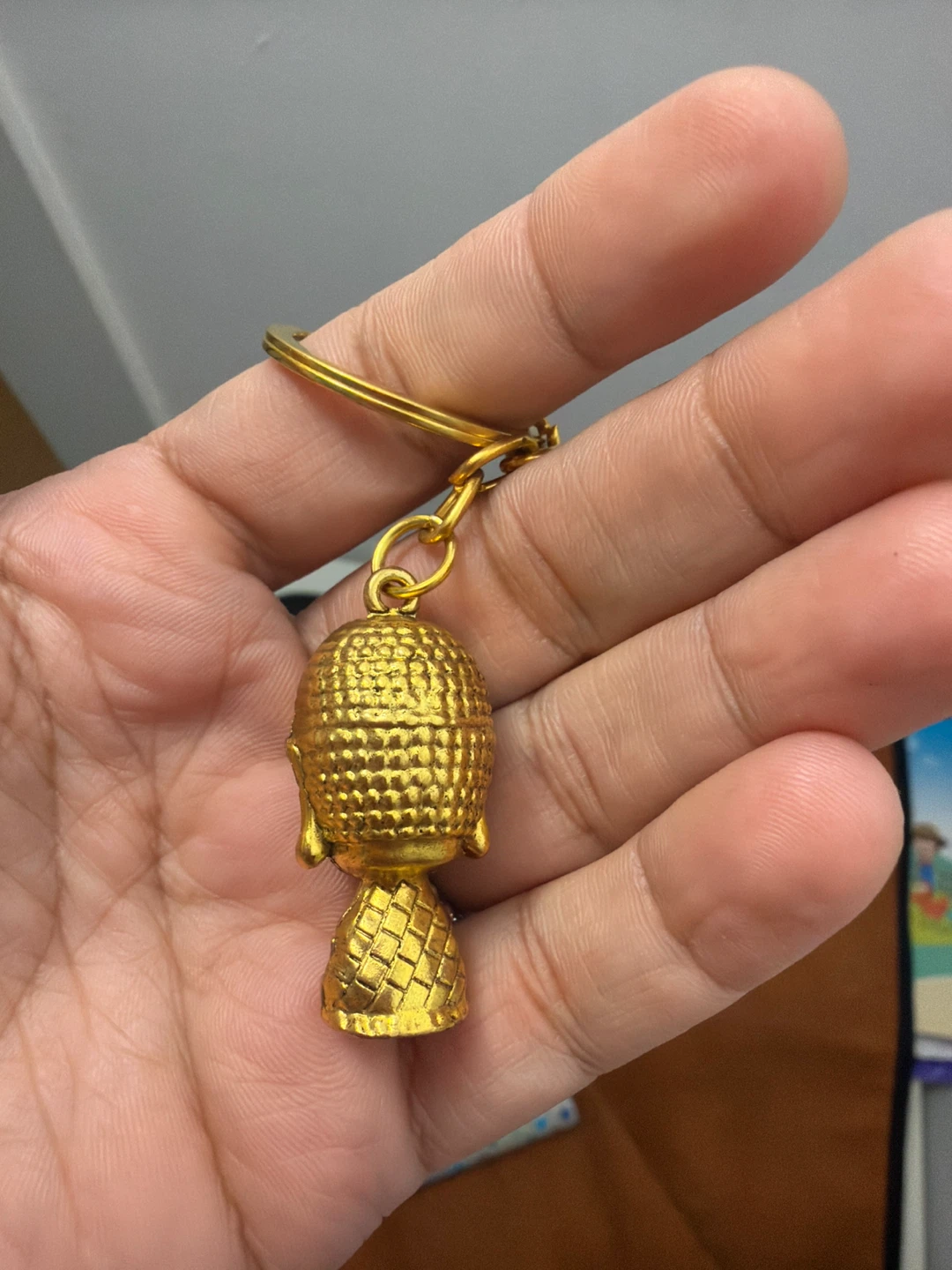 Gold coloured Buddha head keychain - photo 2