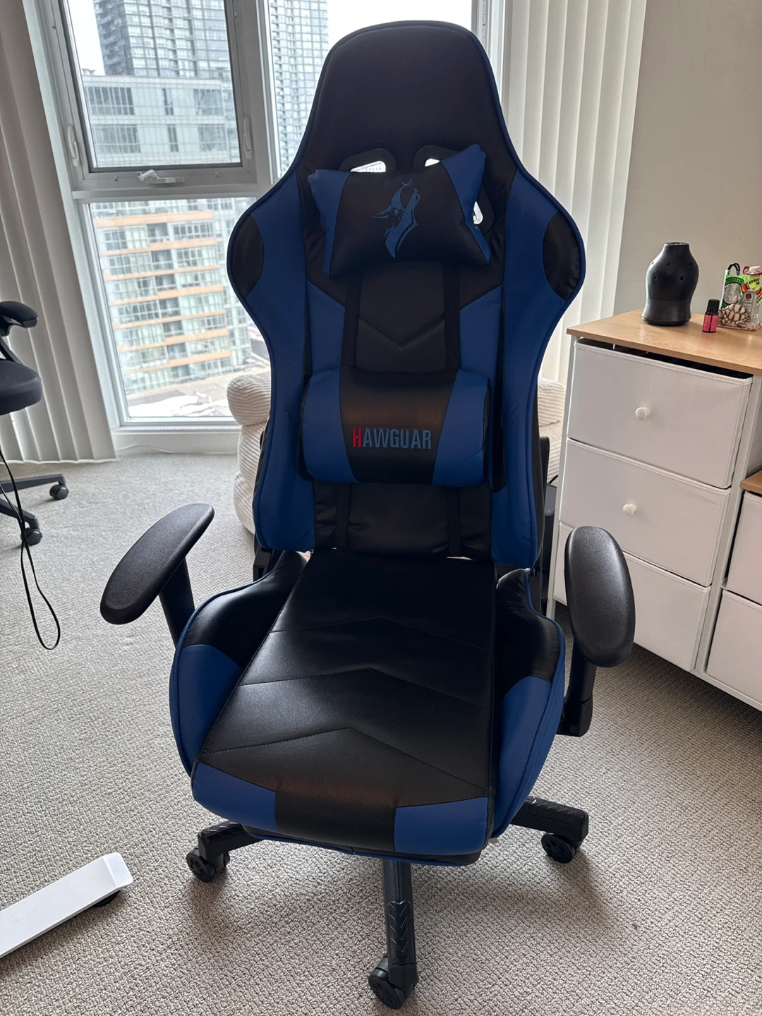 HAWGUAR Gaming Chair with Footrest