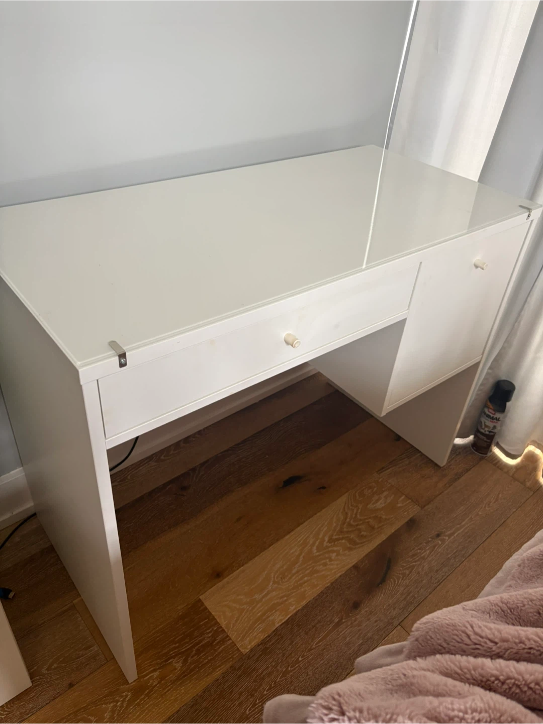 White Desk with Drawer - photo 3