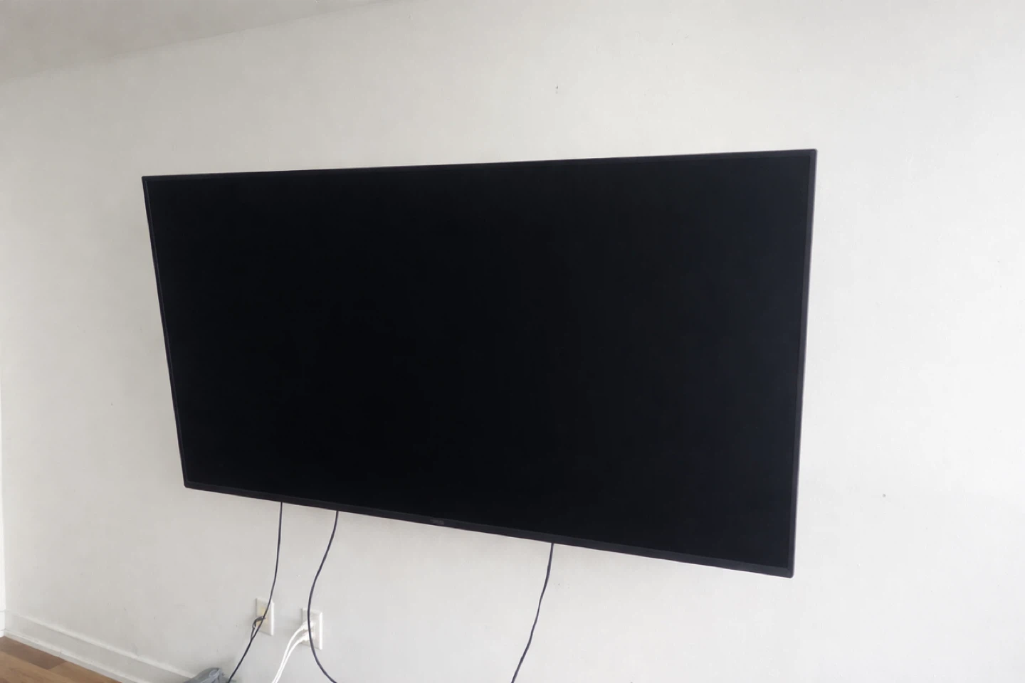 70” RCA SMARTV + MOUNT