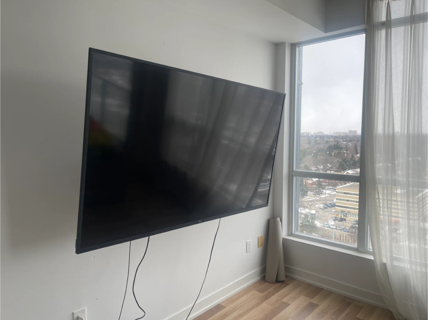 70” RCA SMARTV + MOUNT - photo 2