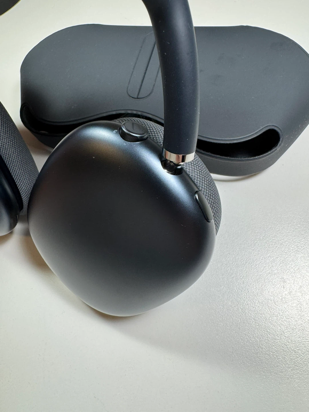 Apple AirPods Max Gen 2 - Black - photo 2