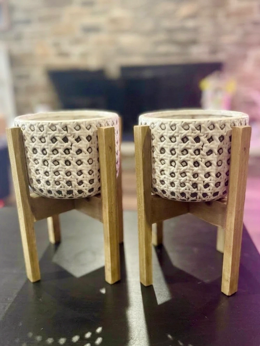 Set of 2 Ceramic Planter pot with Wooden Stand