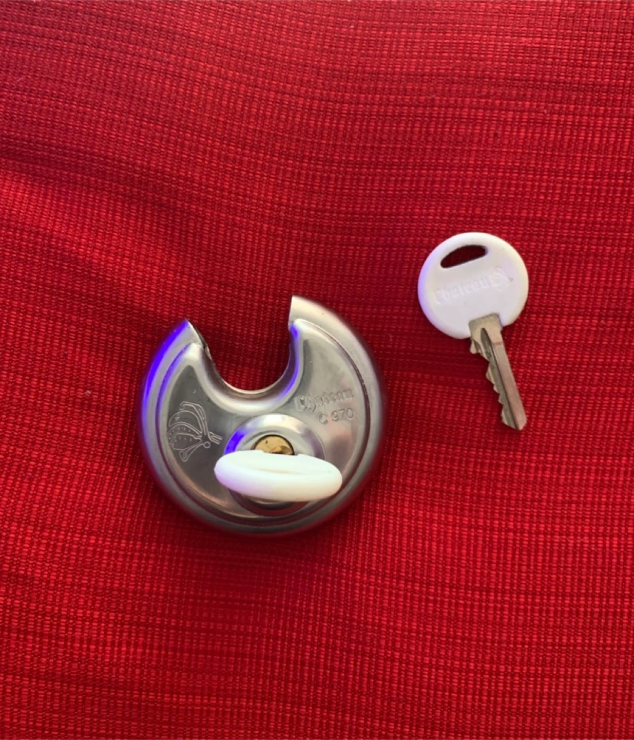Chateau C970 Stainless Steel Disc Lock with 2 Keys - photo 2