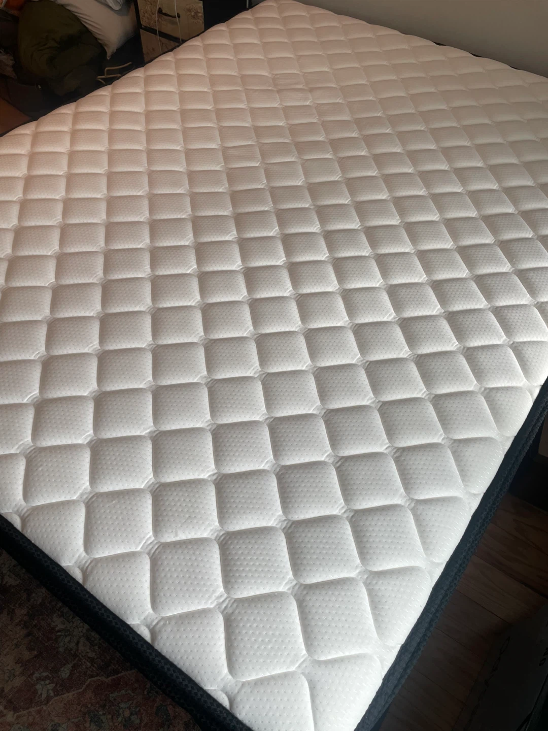 Queen Hybrid Mattress - Like New!