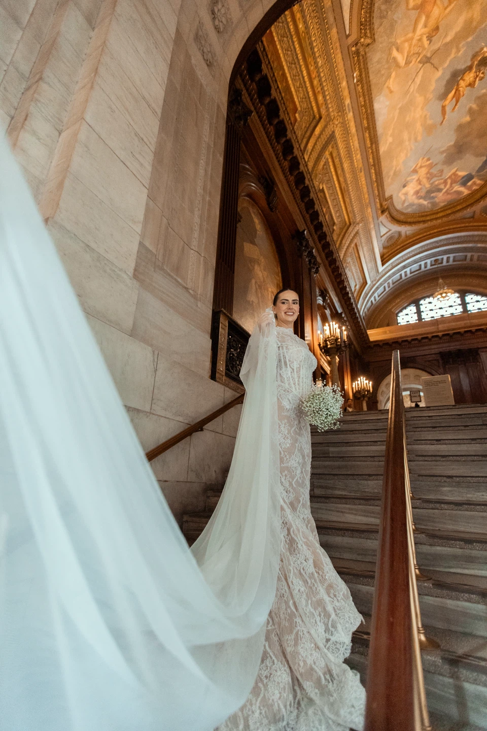 White Lace Wedding Dress with Veil - photo 2