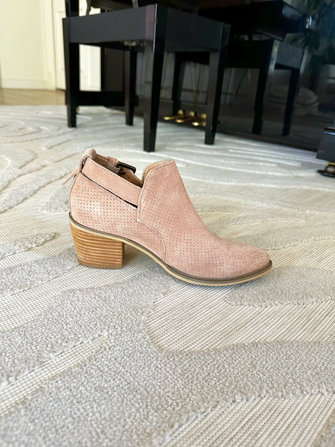 Gianni Fermani Pink Suede Ankle Boots - photo 4
