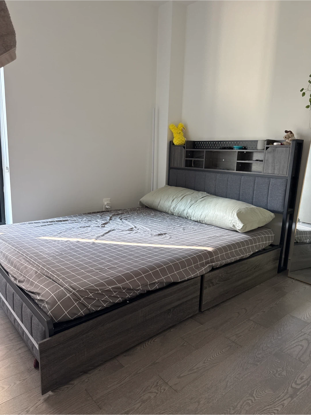Modern Platform Bed Frame with Storage Headboard