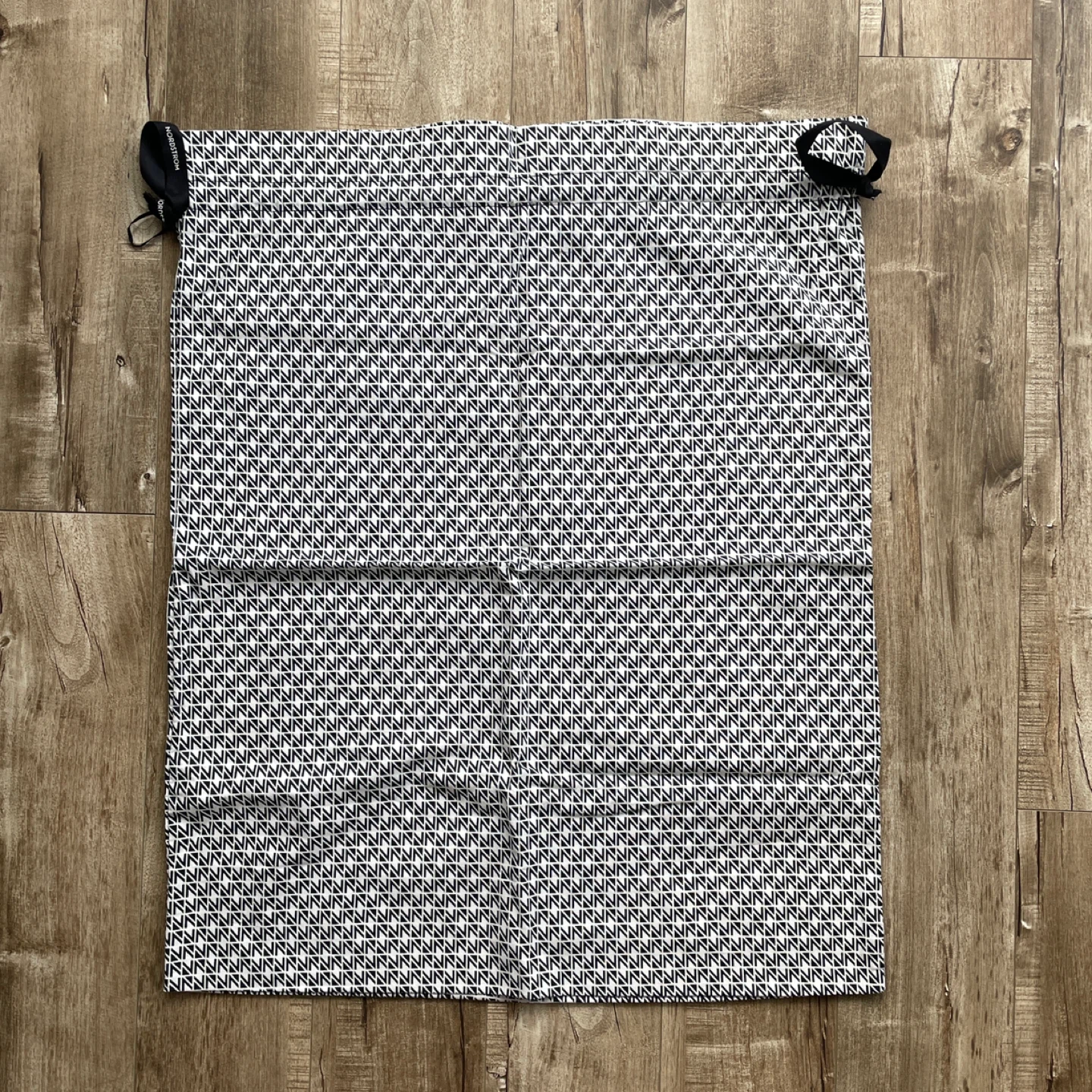 BRAND NEW 🥕 Nordstrom Monogram Fabric Gift Bag - photo 2
