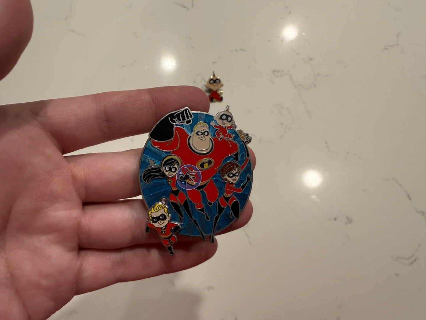 The Incredibles Character Enamel Pin - photo 2