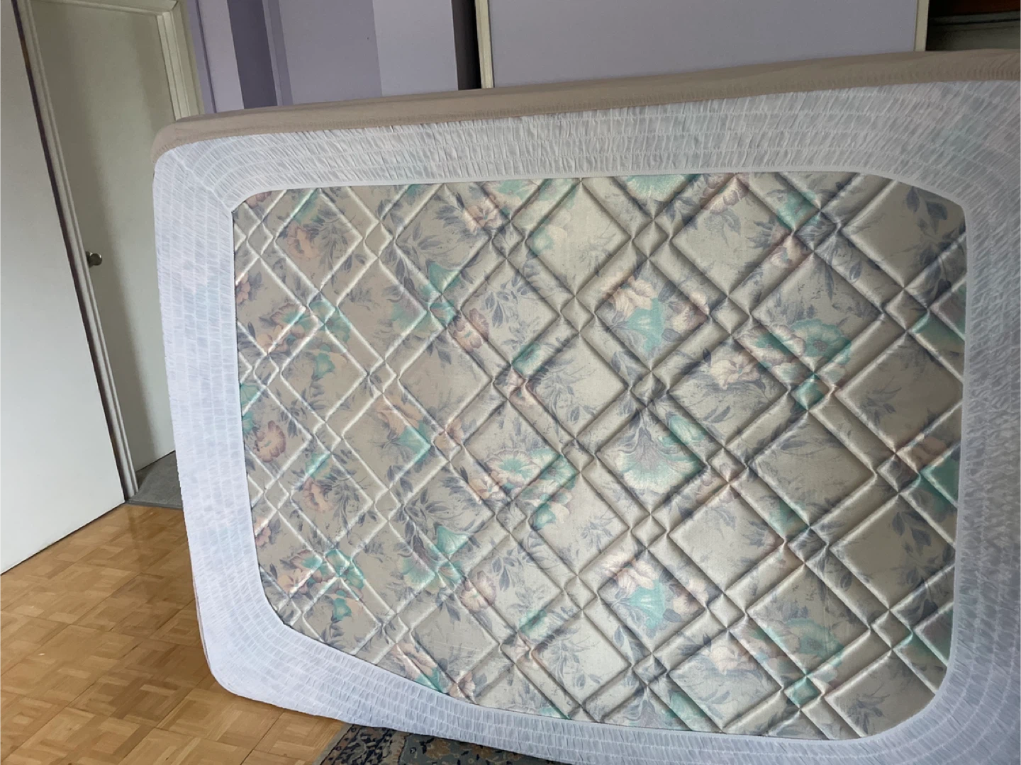 Queen Size Mattress - photo 2