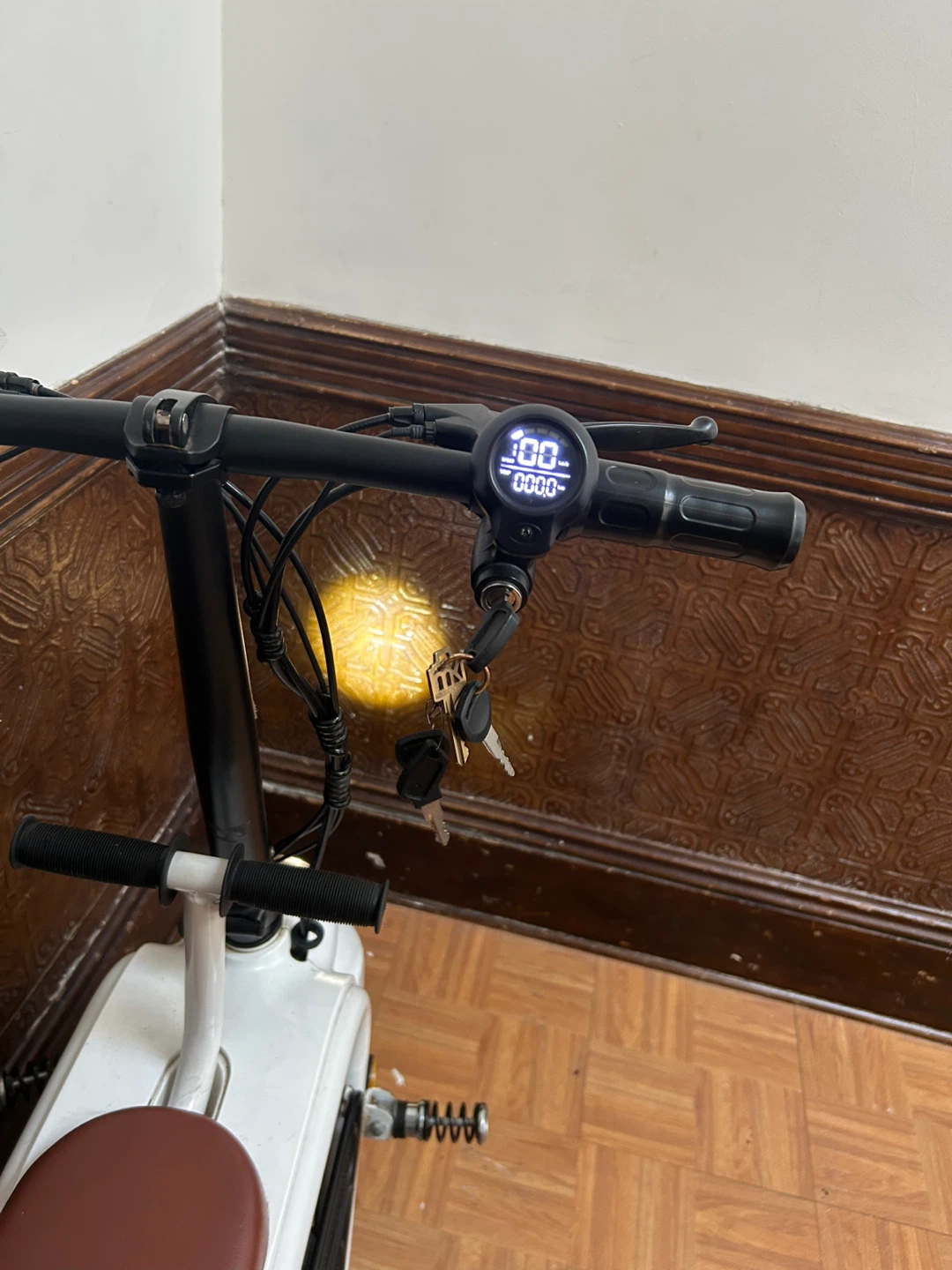 White Electric Scooter with Digital Display - photo 5