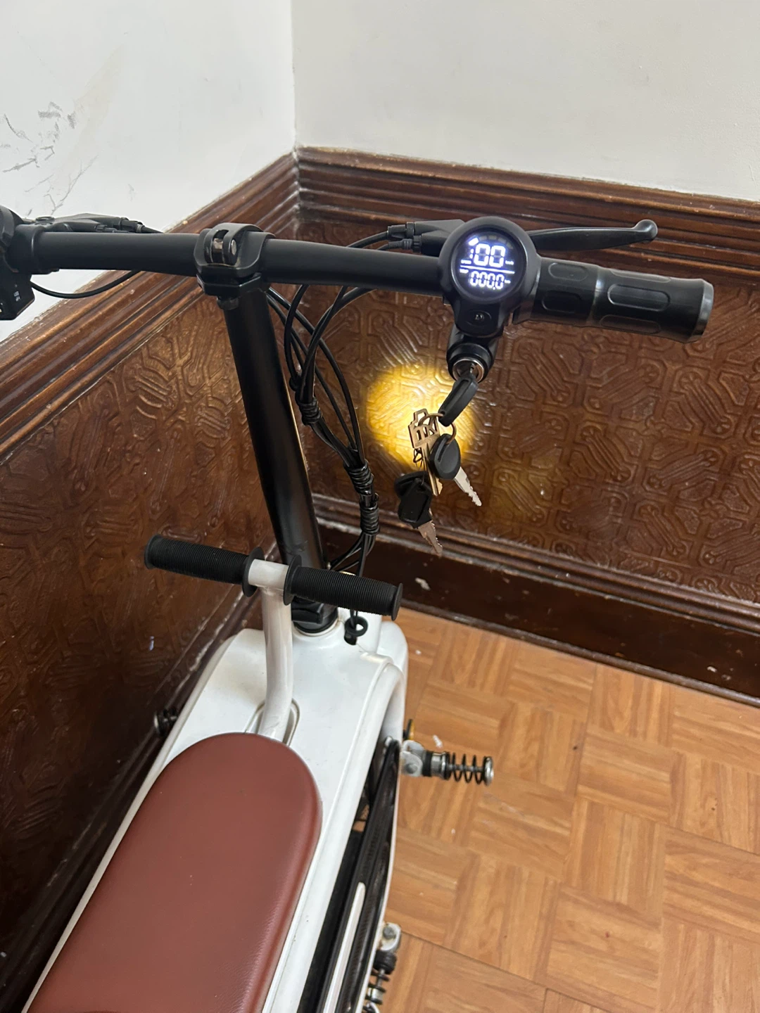 White Electric Scooter with Digital Display - photo 4