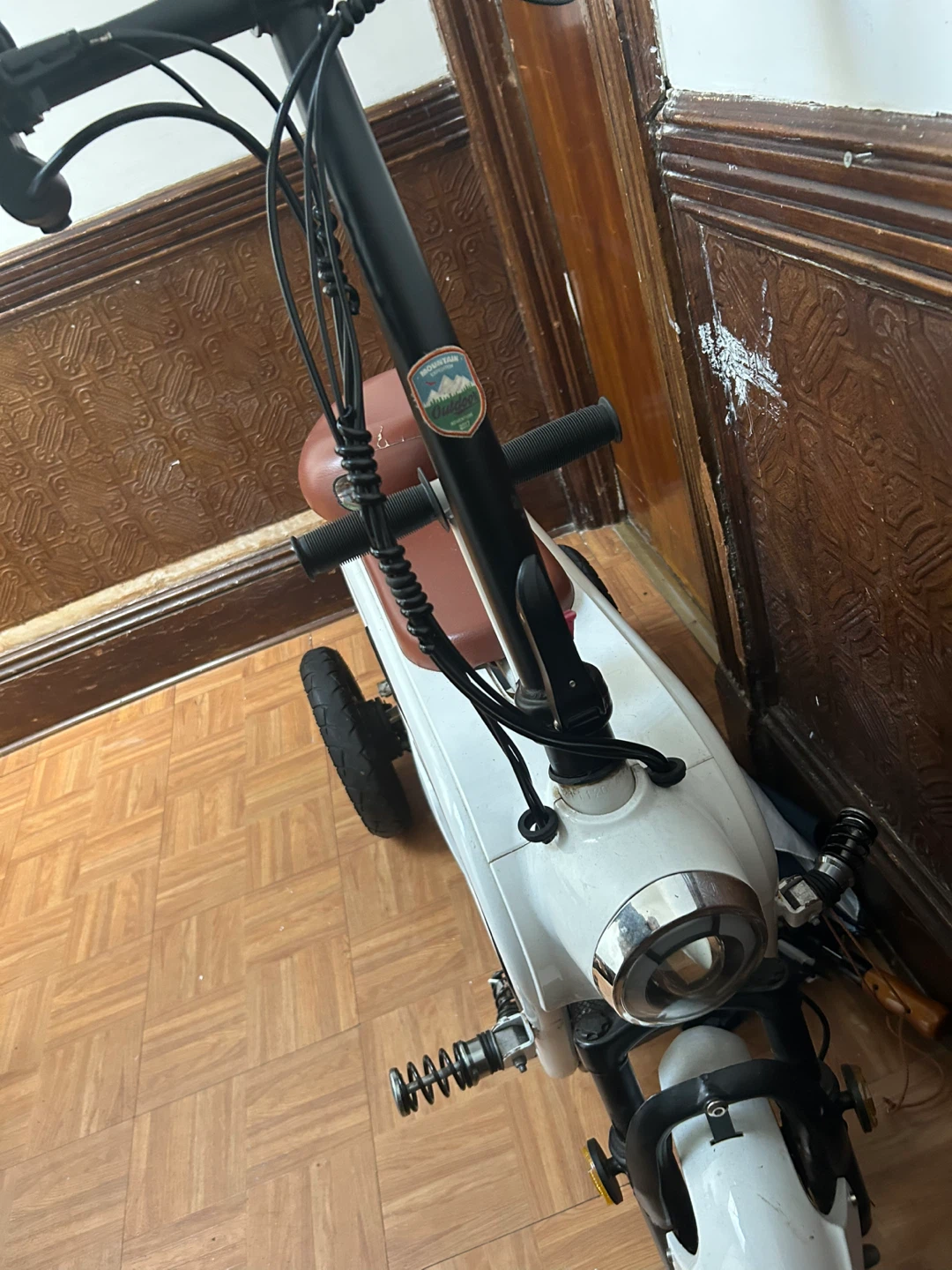 White Electric Scooter with Digital Display - photo 3
