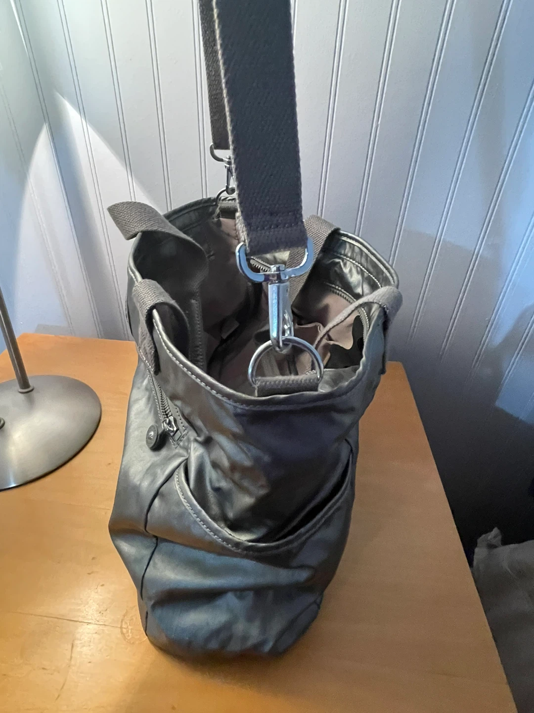 Kipling Grey Metallic Tote Bag with Monkey Charm - photo 4