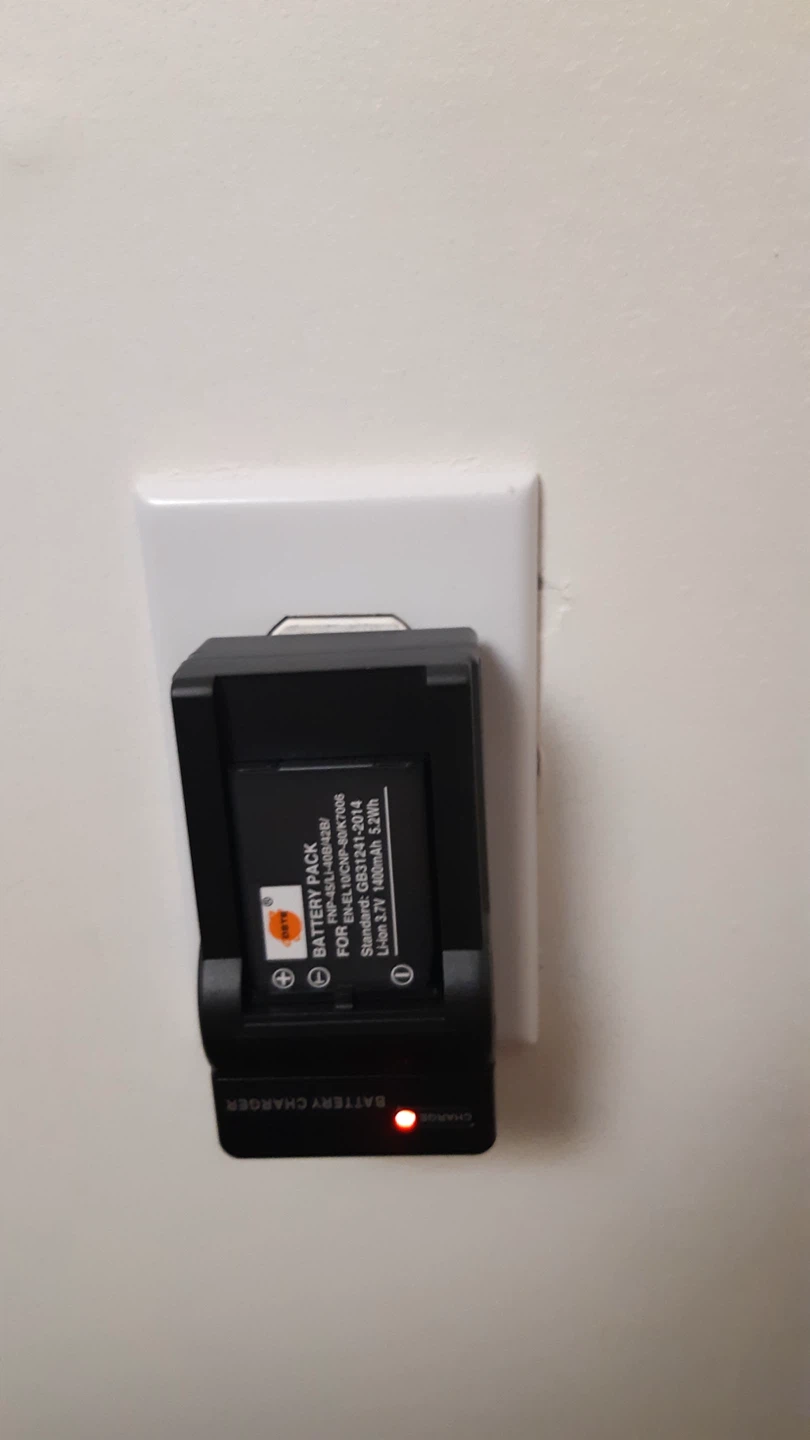 LI-40B LI-42B Camera Battery and Charger Adapter - photo 3