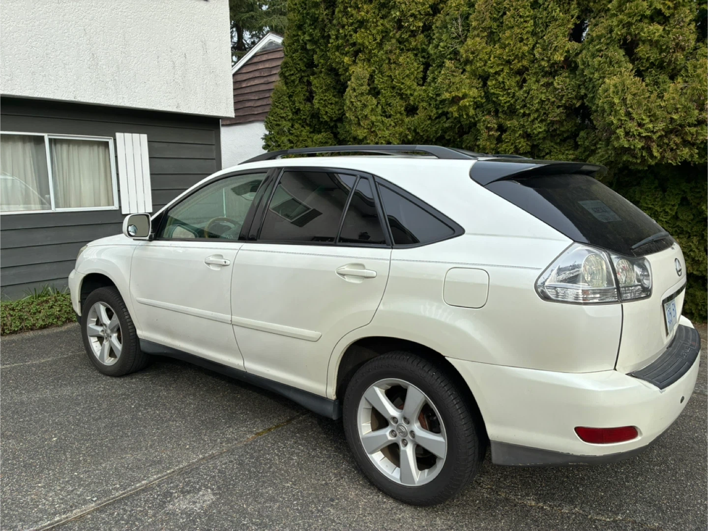2005 White Lexus RX 330 SUV - photo 3