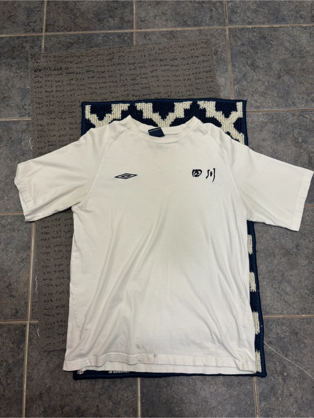 Umbra White T-Shirt (Large)