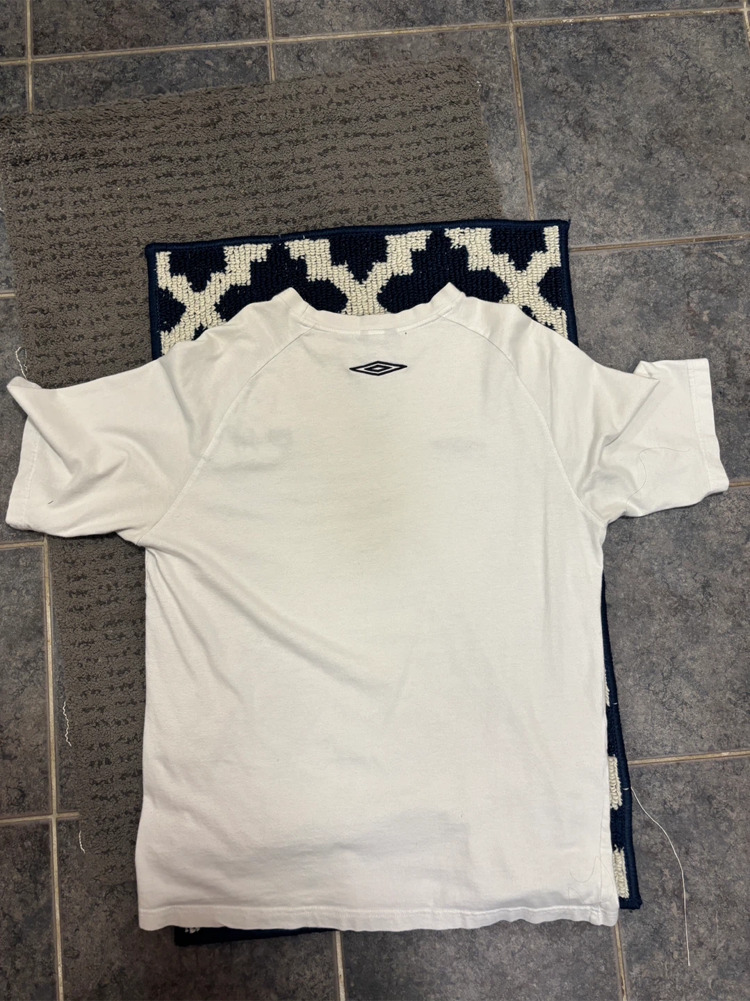 Umbra White T-Shirt (Large) - photo 3