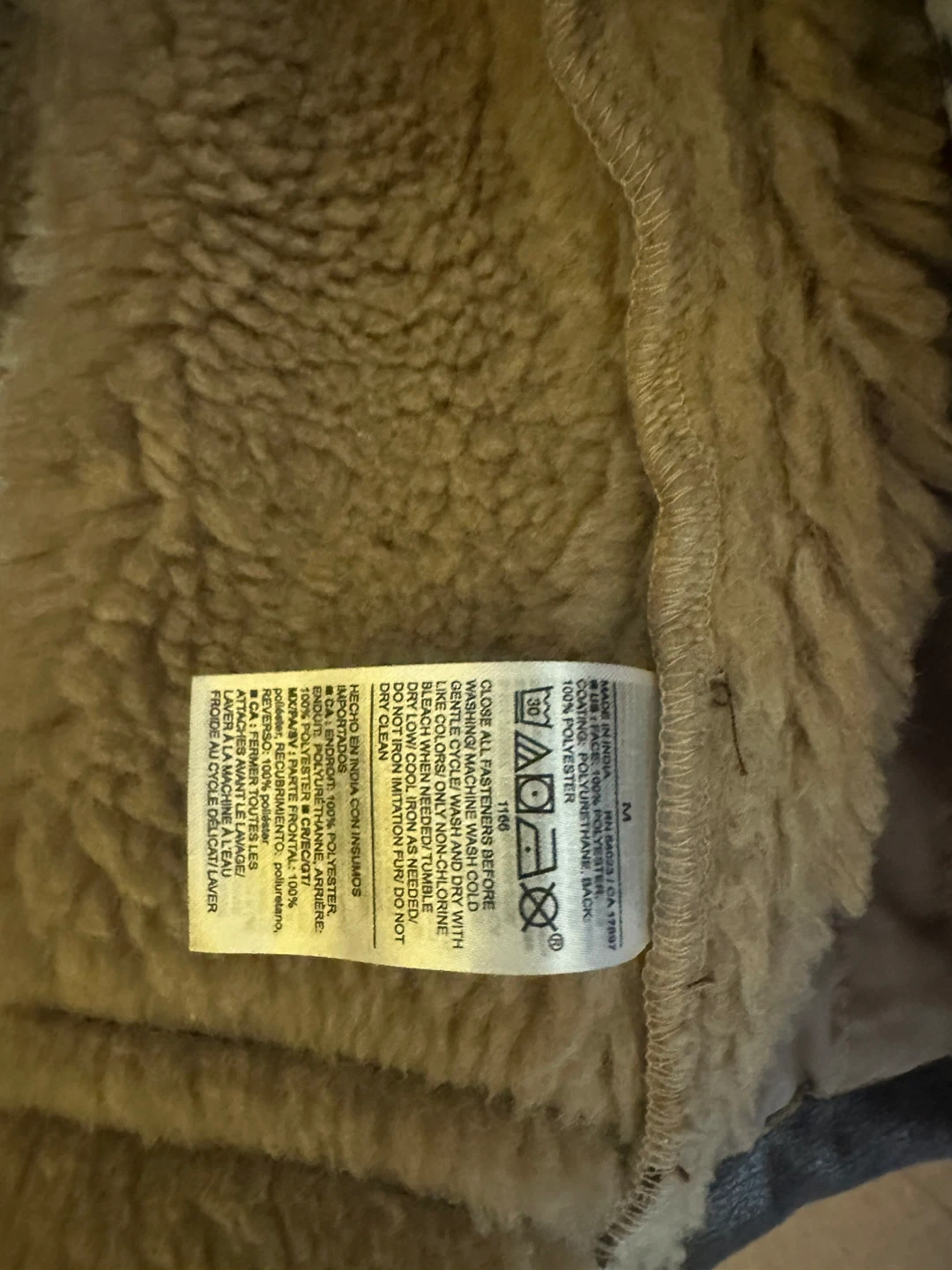 Old Navy Faux Leather Sherpa Lined Jacket - Size M - photo 3