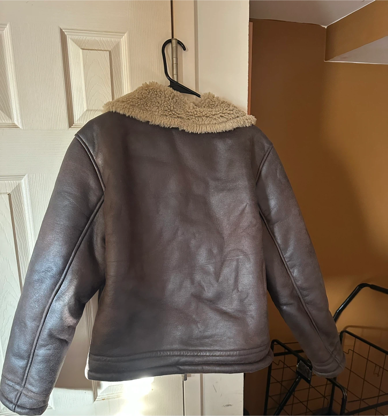 Old Navy Faux Leather Sherpa Lined Jacket - Size M - photo 2