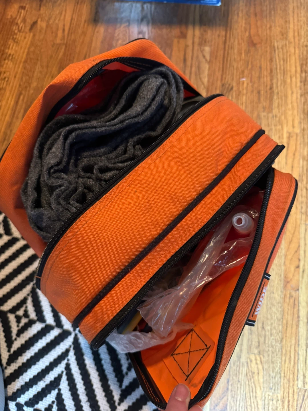 Roadside Emergency Preparedness Bag -new - photo 3