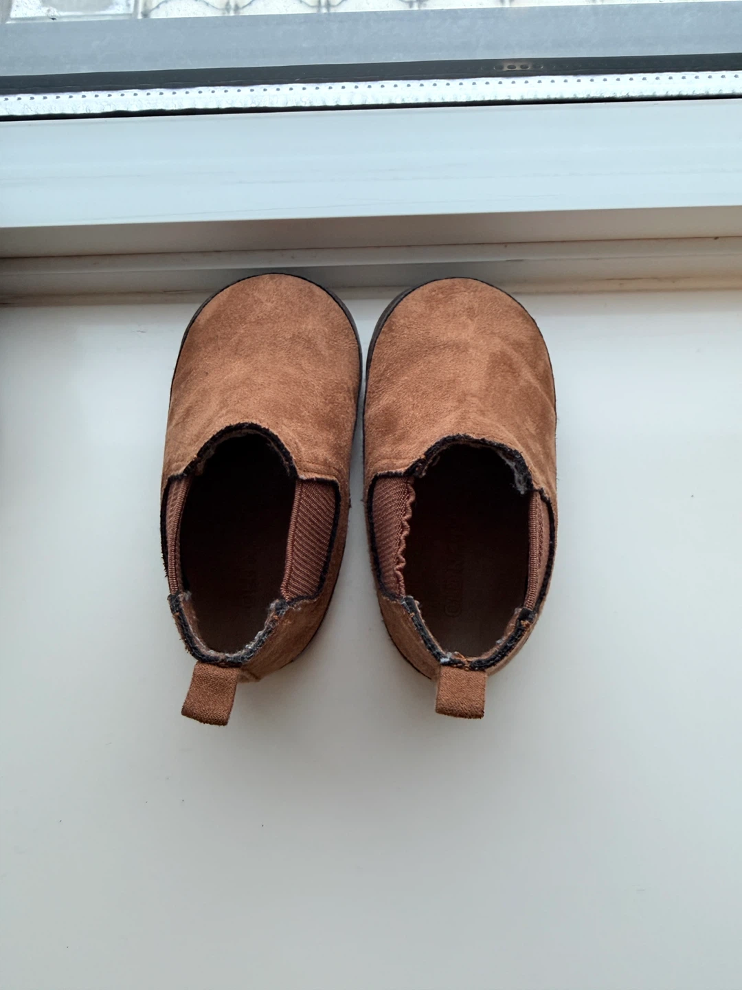 Old Navy Brown Suede Slip-On Shoes - 12-18 Months - photo 2