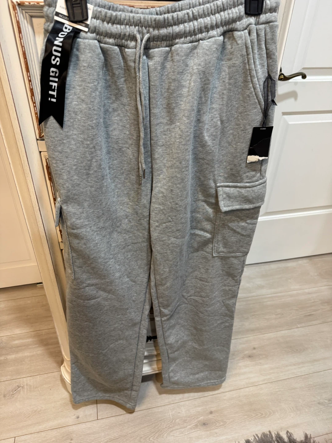 Elizabeth & Nicole Fleece Wide Leg Grey Cargo Sweatpants - photo 2