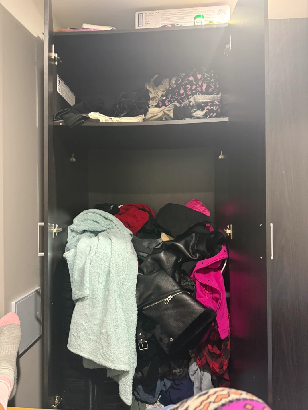 Dark Wood 3-Door Wardrobe - photo 3