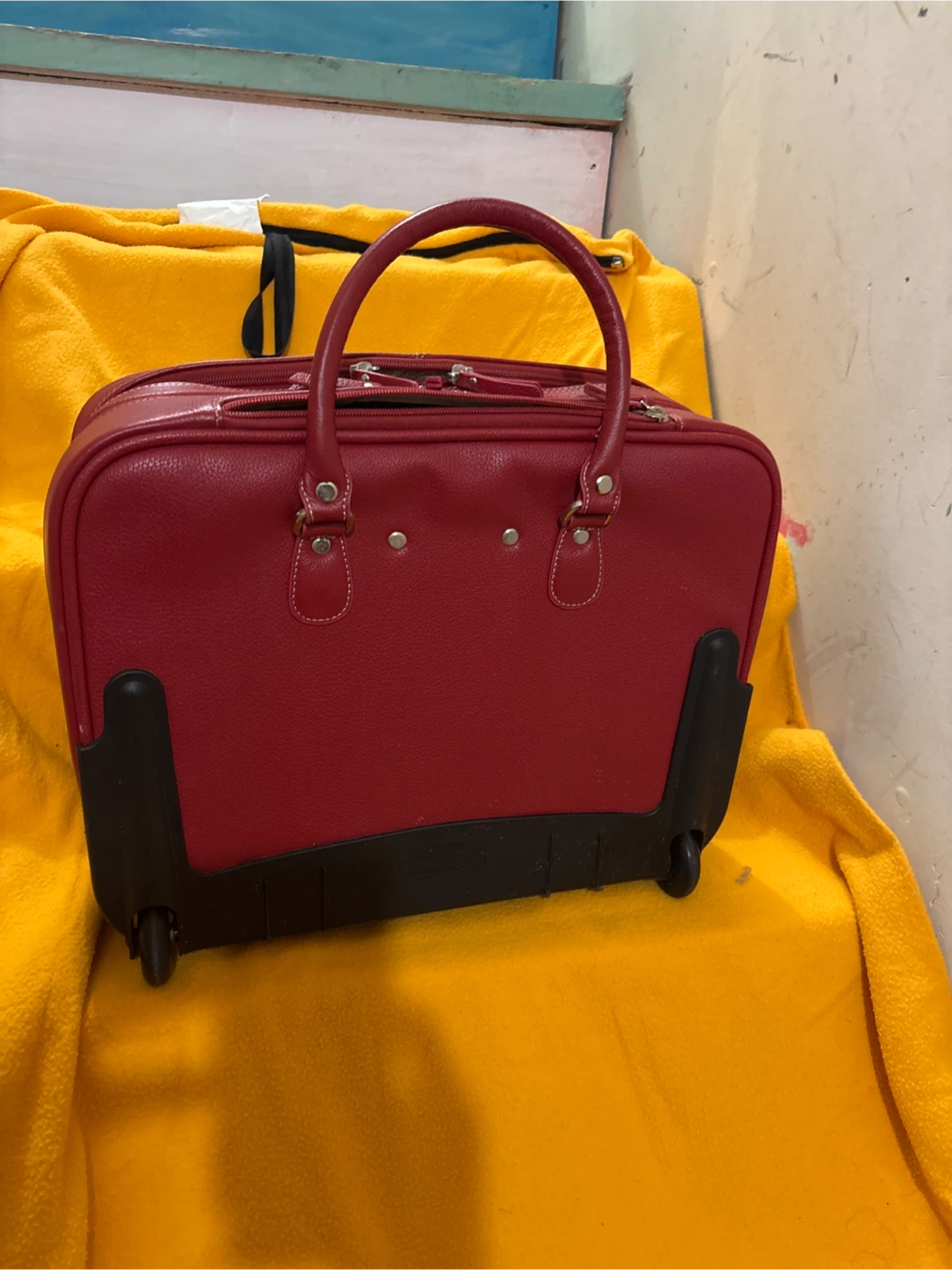 Red Leather Wheeled Briefcase/Laptop Bag - photo 3