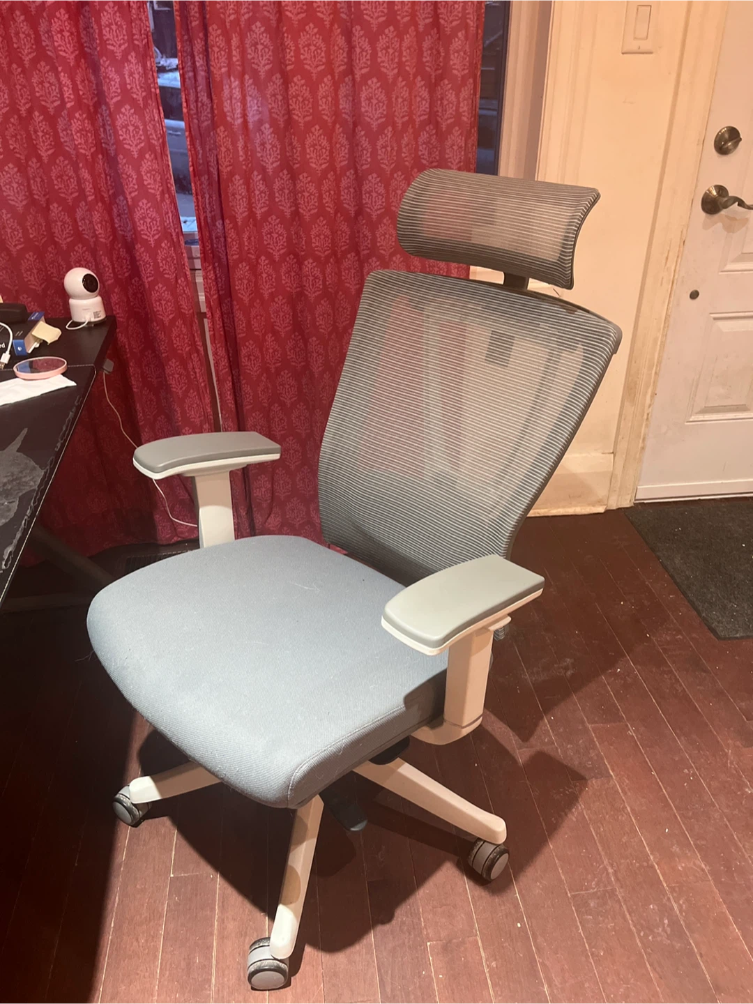 EffyDesk Ergonomic Office Chair (AeryChair) – Almost New - photo 3