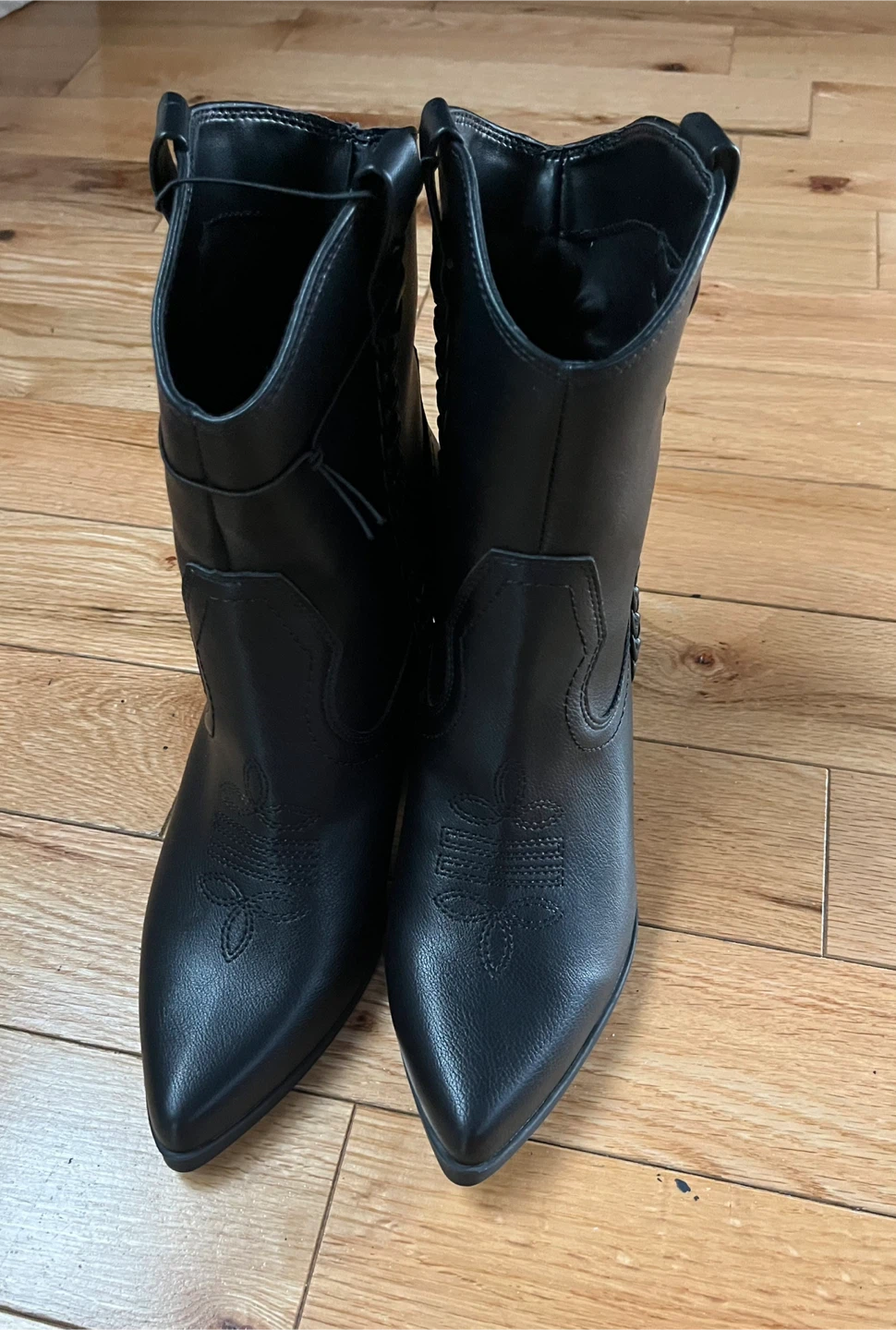 Brand new Dolce Vita Black Leather Ankle Boots - Size 7 - photo 4