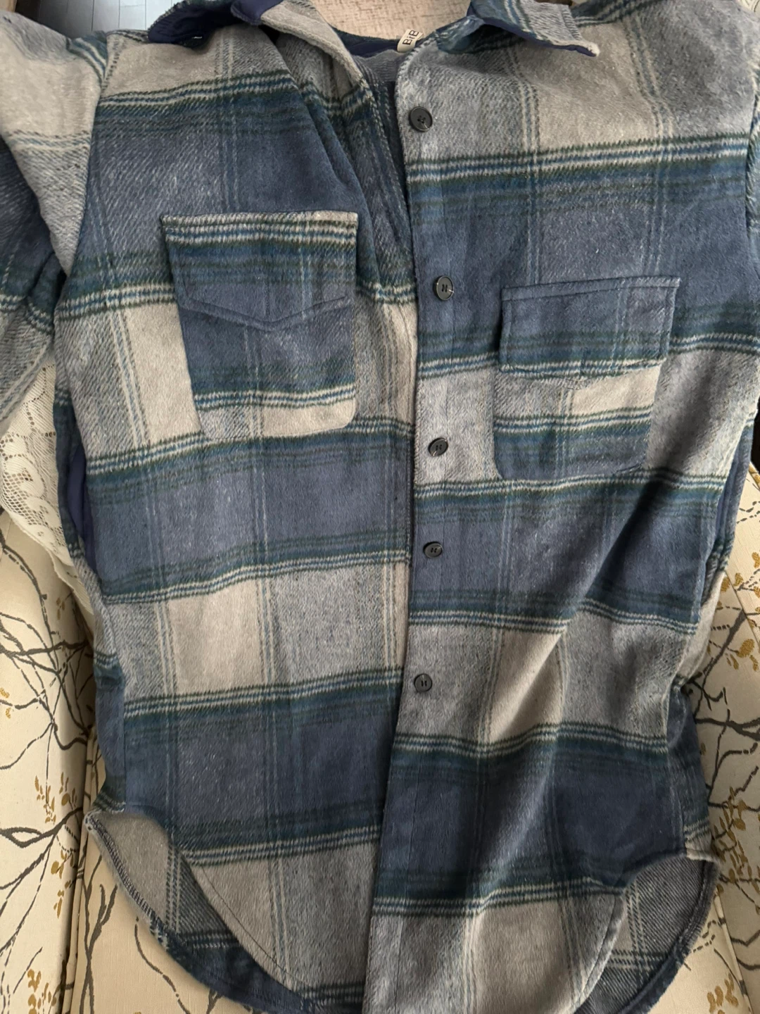 Plaid Shirt (tag on) - thick flannel material - Size L - photo 3