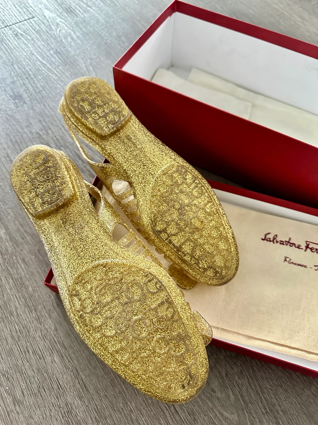 Salvatore Ferragamo Glitter Jelly Bow Flats Gold - photo 4