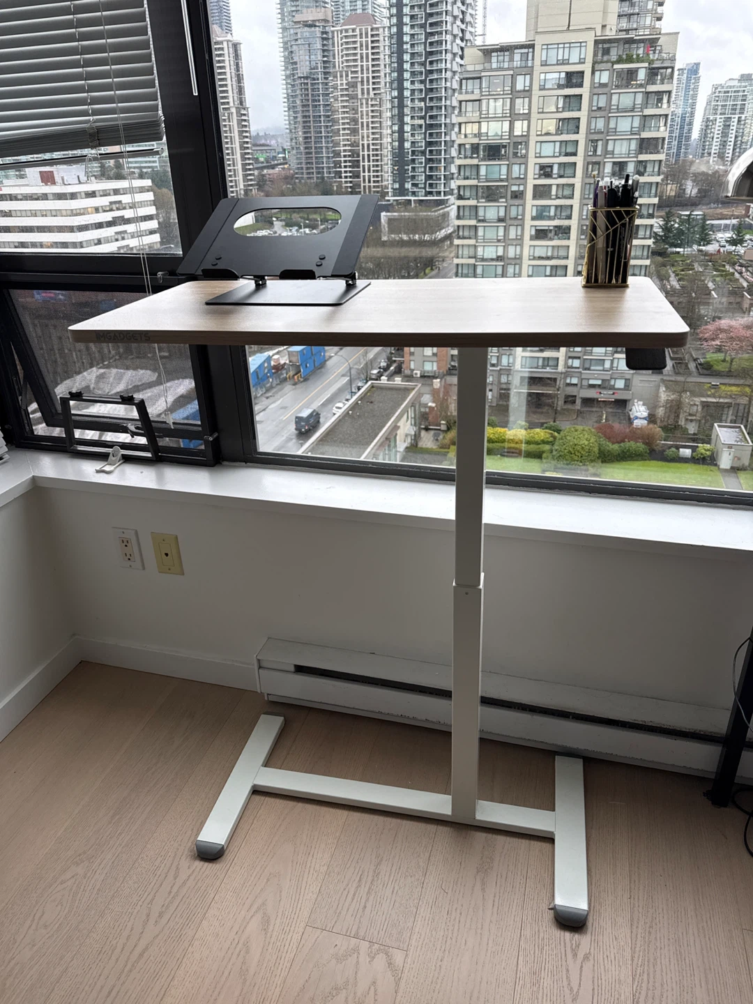 Adjustable Standing Desk - Light Wood Grain - photo 3