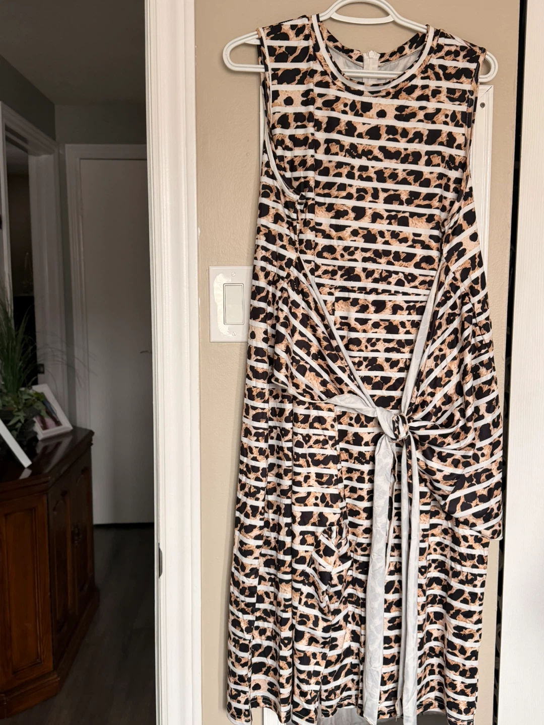 Size large Sleeveless Jumpsuit with Leopard Print and Tie Waist