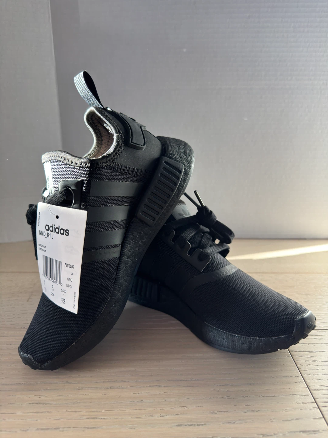Adidas NMD_R1 J Shoes Black FW0397 Size 3.5 US Youth