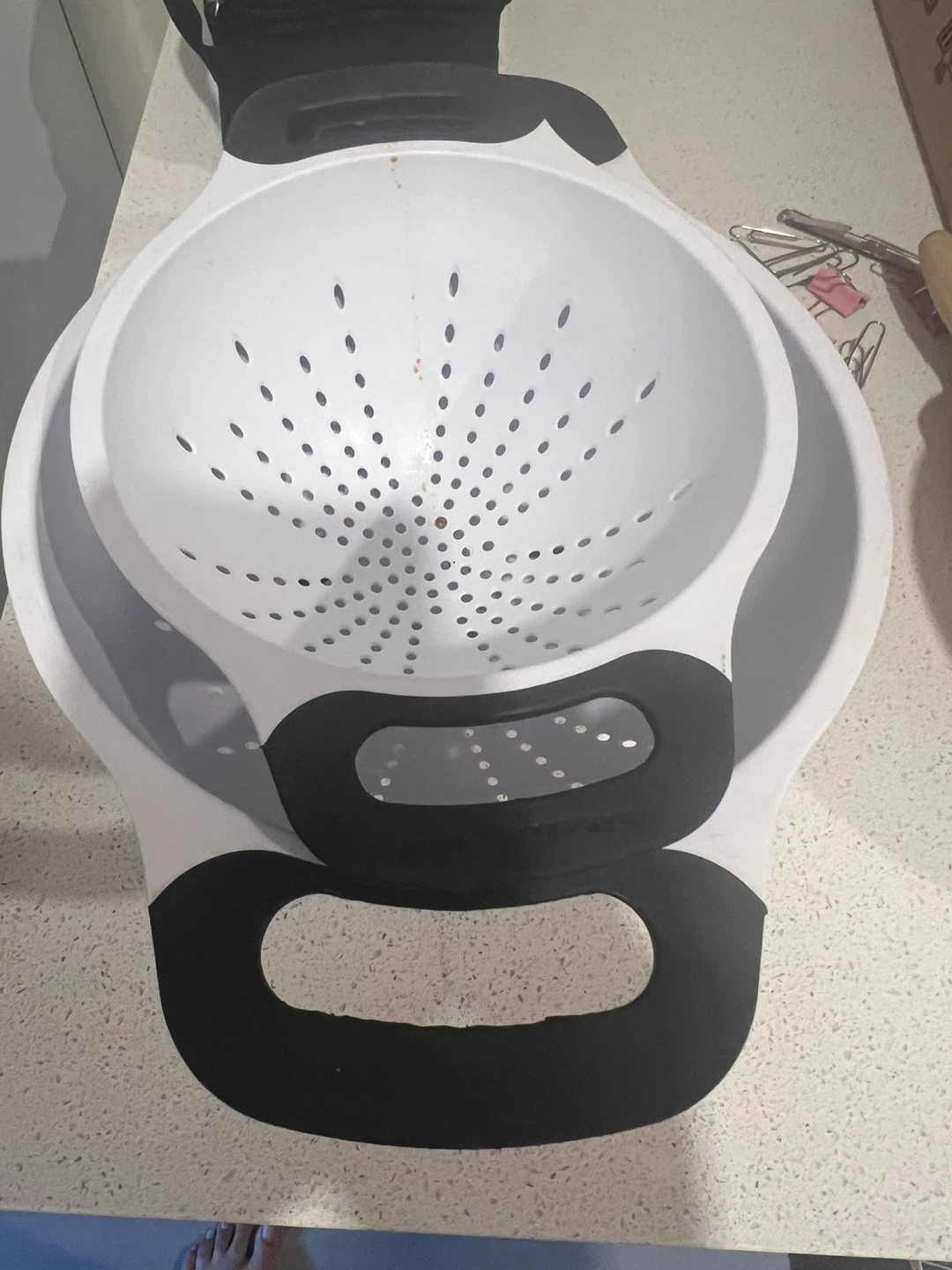 White and Black Colander Set