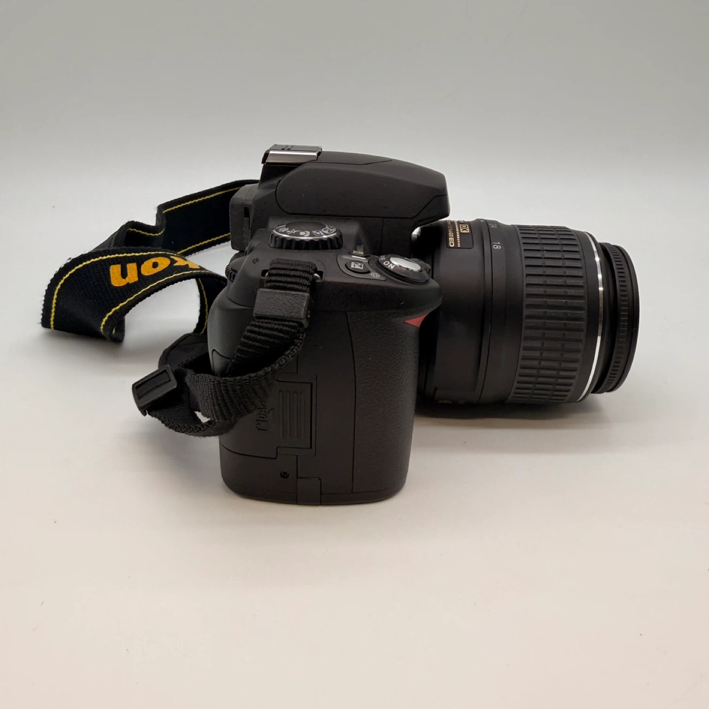 Nikon D40 DSLR Camera with 18-55mm Lens - photo 4