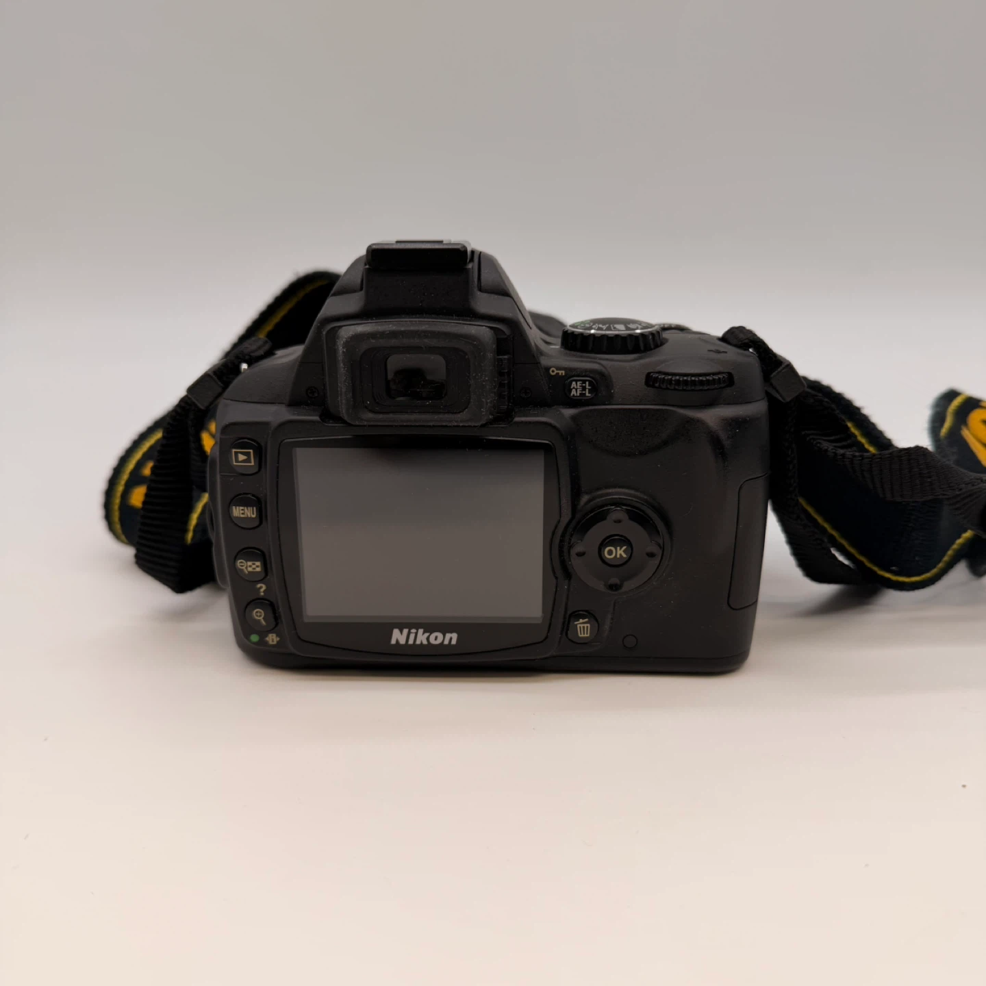 Nikon D40 DSLR Camera with 18-55mm Lens - photo 5