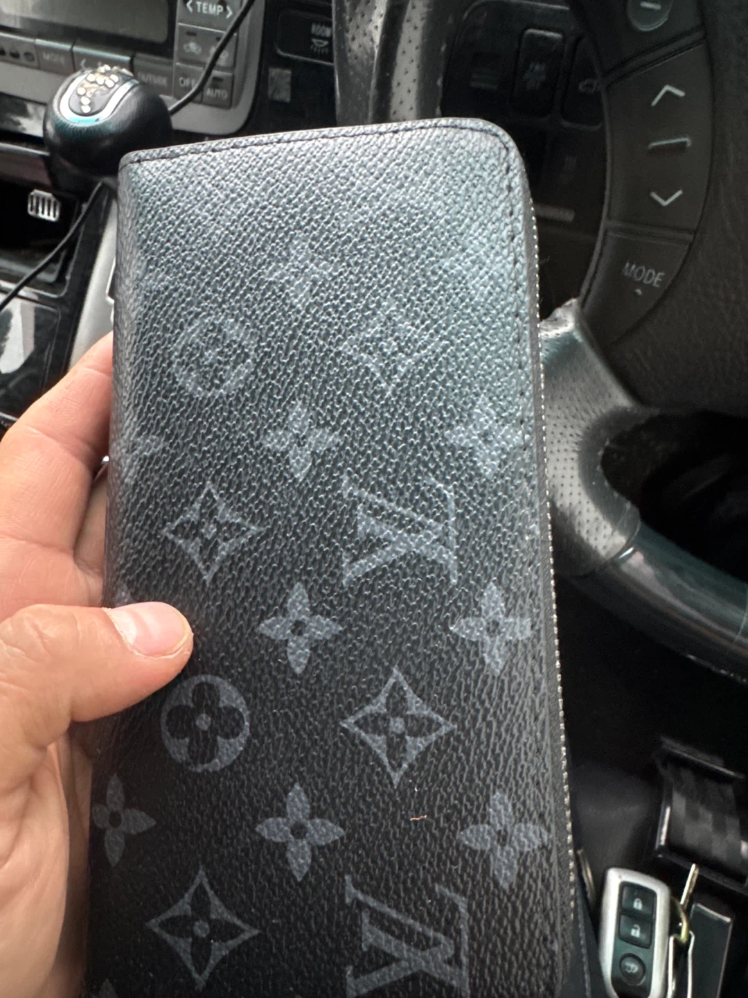 Louis Vuitton Zipped Organizer Wallet