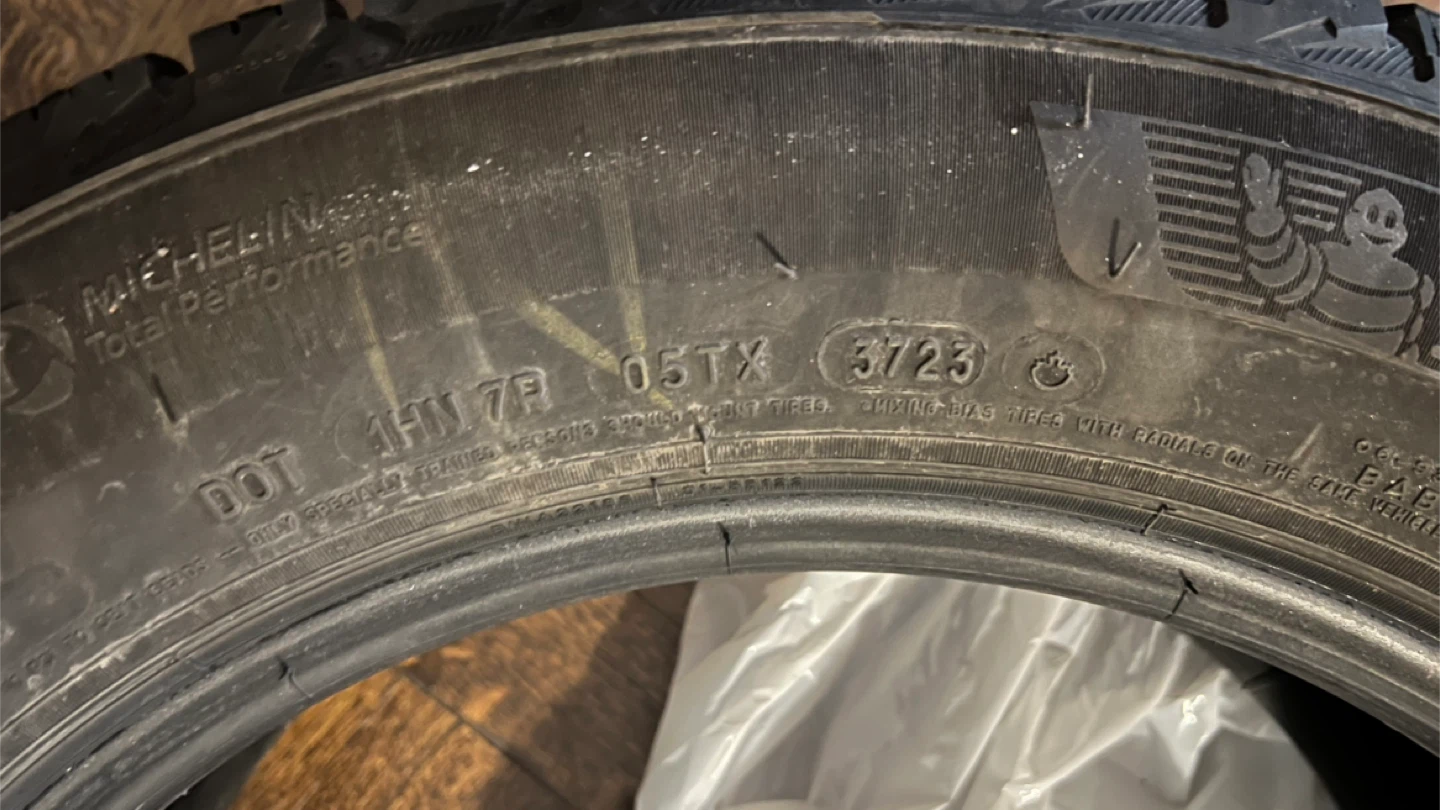 4 Michelin X-Ice Snow Winter Tires - 205/60R16 - photo 2