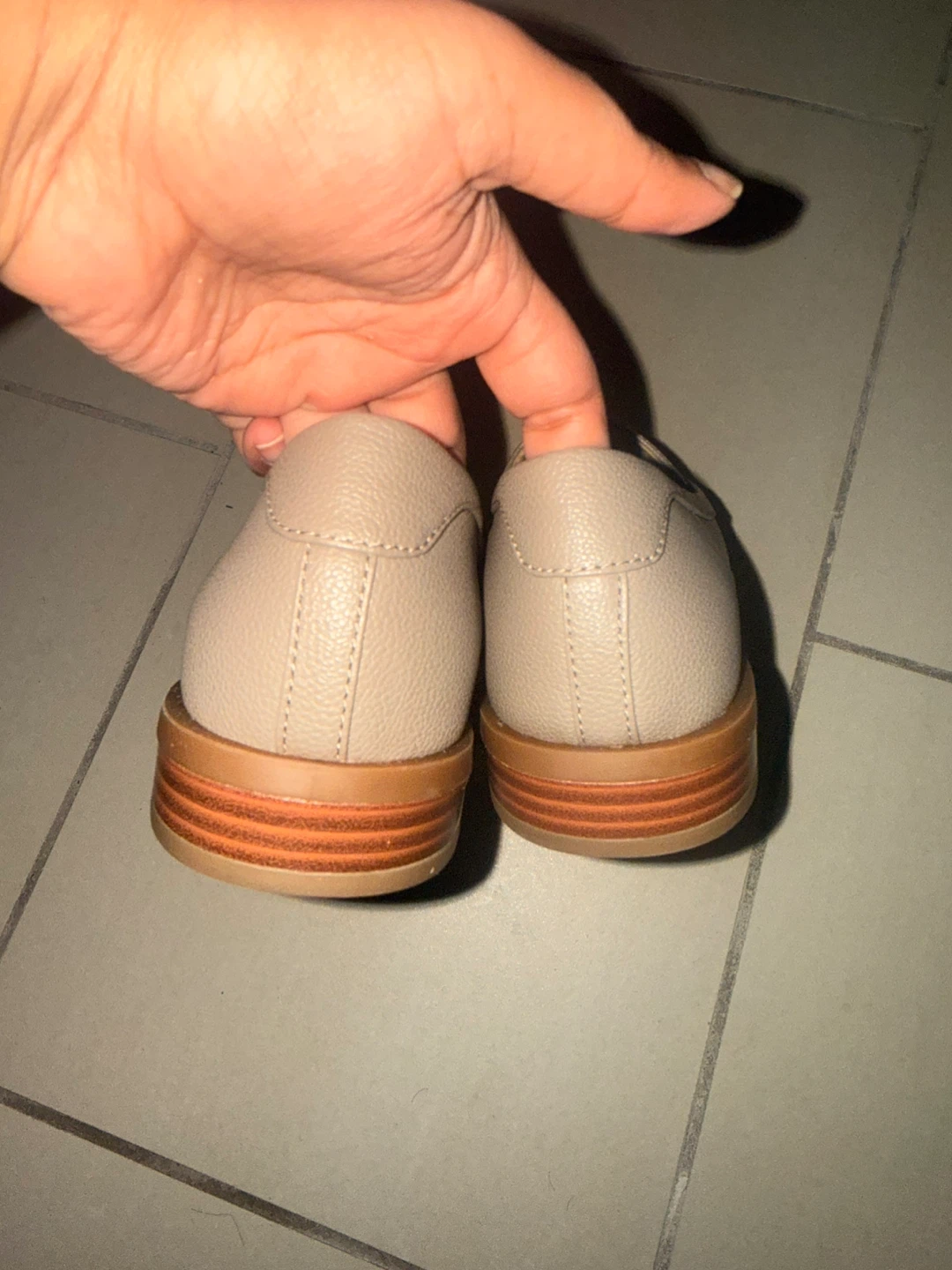(BRAND NEW) Michael Kors Women's Beige Leather Loafers Size 7.5M - photo 4