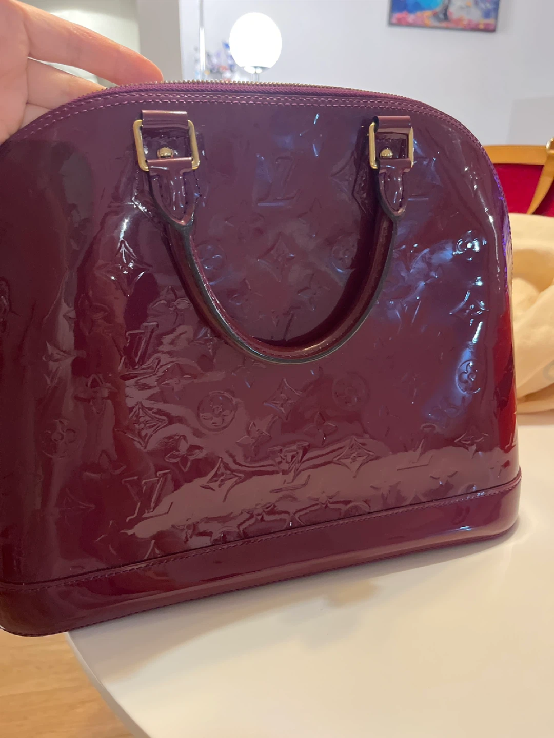 Louis Vuitton Alma Vernis Handbag - photo 2
