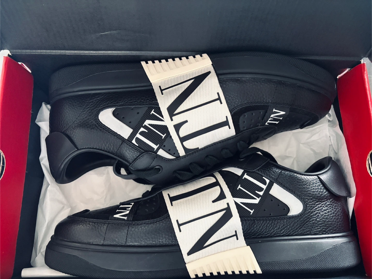 Valentino Garavani Black Leather Rockstud Sneakers US M 11 -11.5 - photo 2