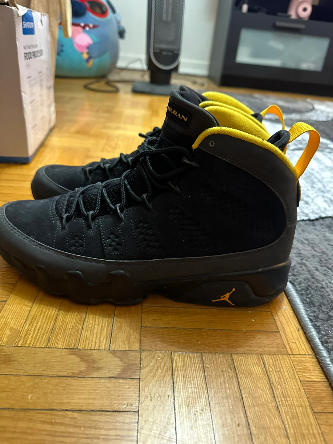Air Jordan 9 "Black/Yellow" Retro