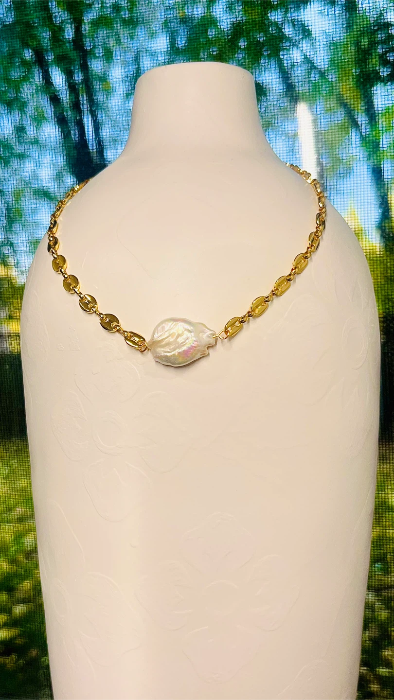 Gold Chain Necklace with Baroque Pearl Pendant - photo 2