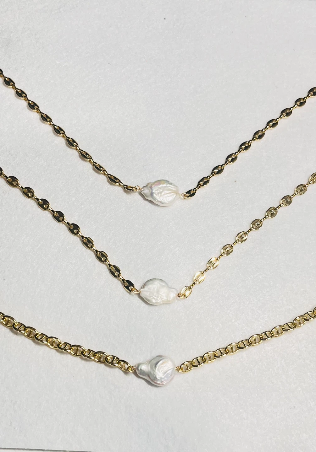 Gold Chain Necklace with Baroque Pearl Pendant - photo 3