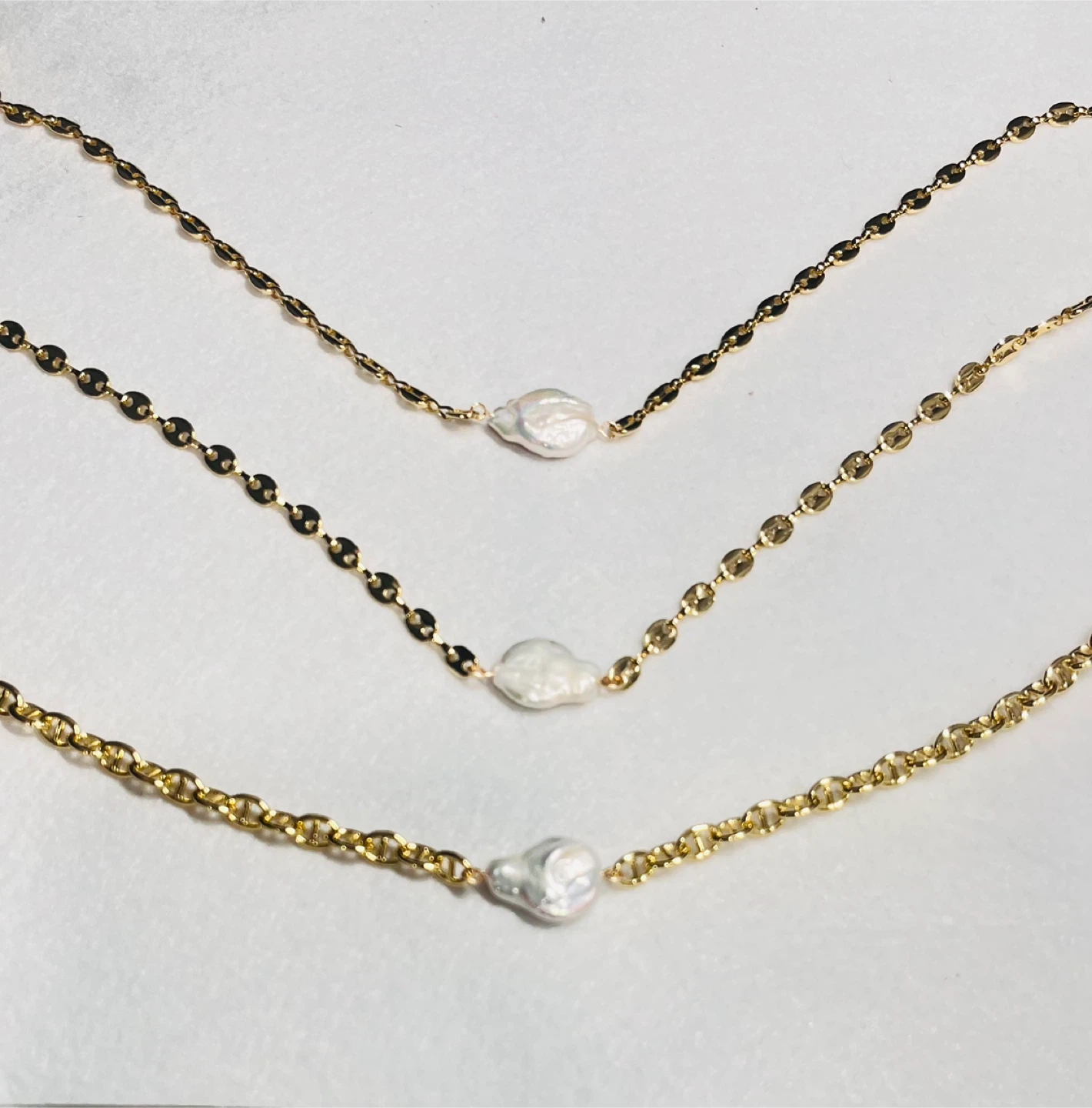 Gold Chain Necklace with Baroque Pearl Pendant - photo 4